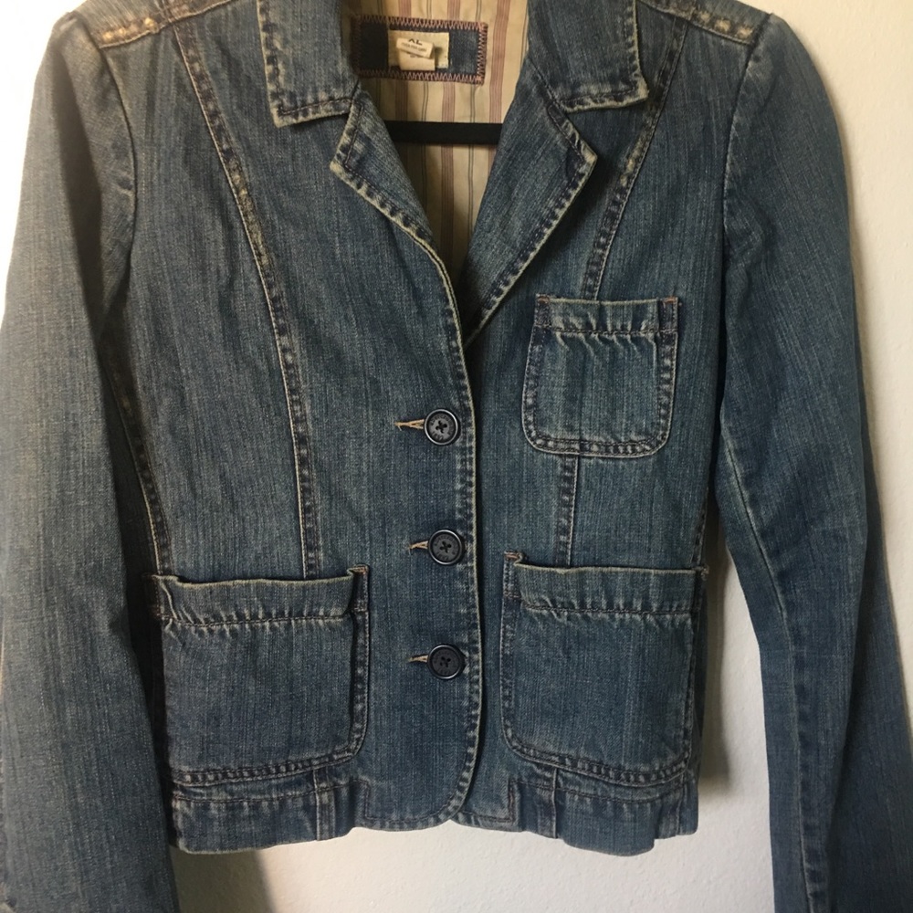 Women’s jean jacket